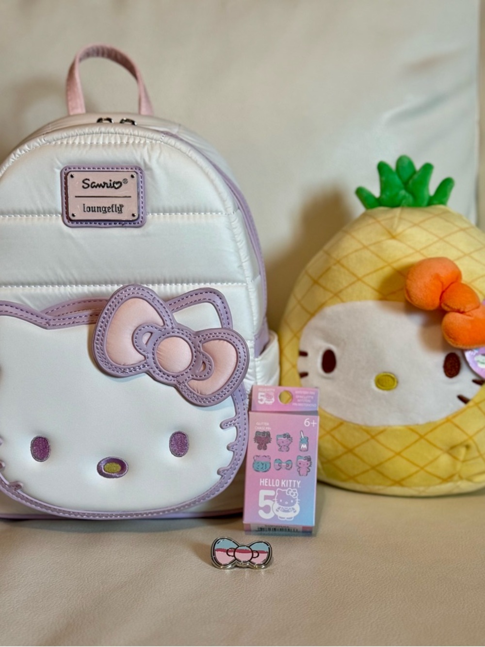 Bundle Loungefly Sanrio Exclusive Hello Kitty Quilted Texture Mini Backpack